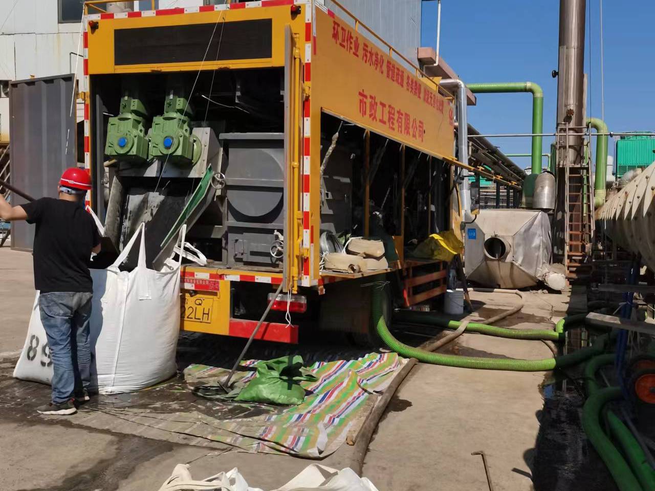 玛纳斯淤泥压干处理